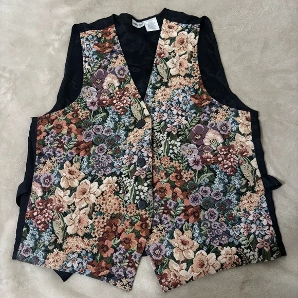 Vintage Cabin Creek Multicolor Floral Vest size Medium Tall - Picture 1 of 5